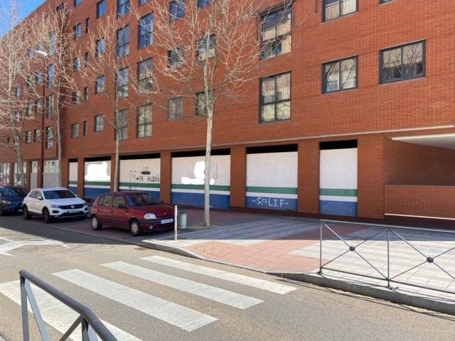 Local comercial en alquiler en Valladolid, Villa de prado photo 0