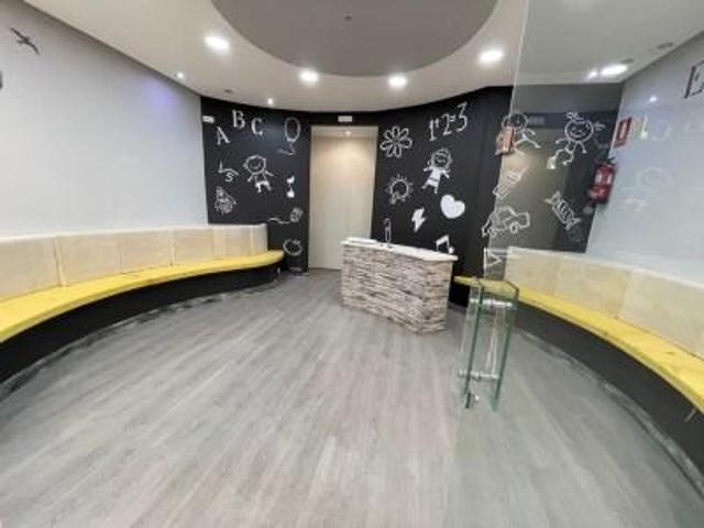 Local comercial en alquiler en Valladolid, Centro photo 0