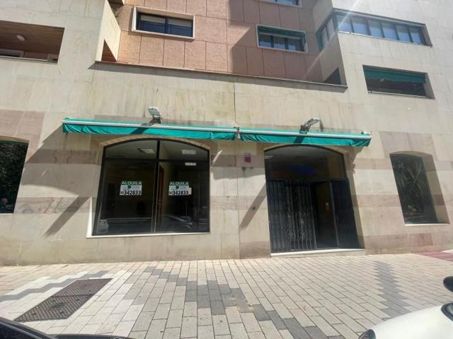 Local comercial en alquiler en Valladolid, Parquesol photo 0