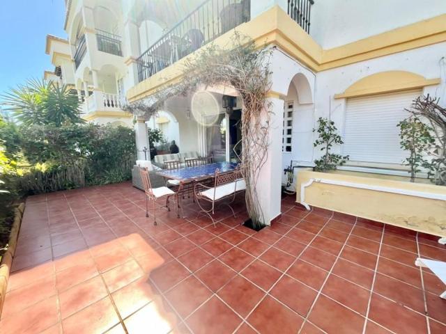 Piso en alquiler en Marbella, La Carolina photo 0
