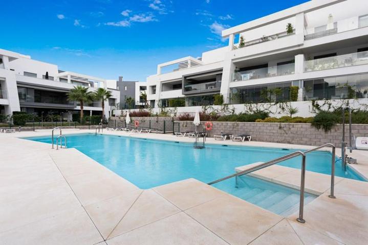 Apartamento en alquiler en Estepona, Estepona East - Selwo photo 0