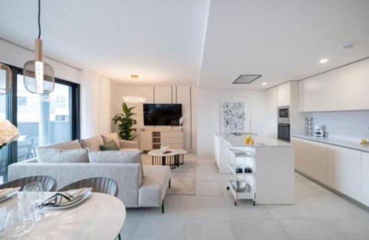 Apartamento en alquiler en Estepona, Estepona East - Oasis325 photo 0