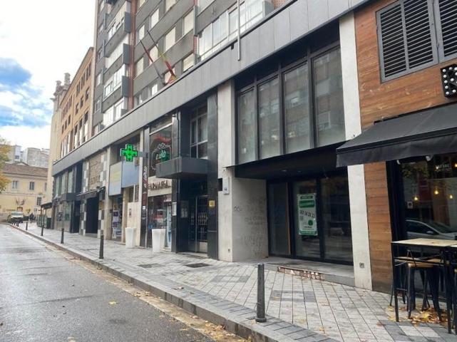 Local comercial en alquiler en Valladolid, Centro photo 0