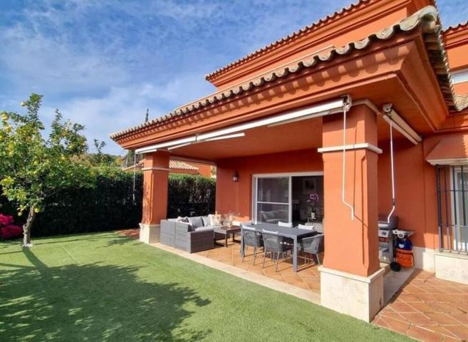 Adosada en alquiler en Marbella, Marbella Este - Santa Clara photo 0