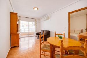 Piso en venta en Torrevieja, Baix Segura photo 0