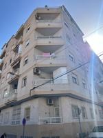 Apartamento en venta en Torrevieja photo 0