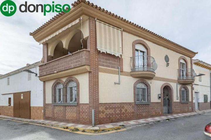 Casa en venta en Pinos Puente, Pinos Puente photo 0