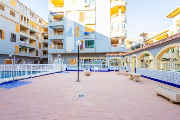Aticos en venta en Torrevieja photo 0