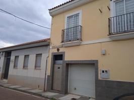 Chalet en venta en Mérida, Los Milagros - Corchera photo 0