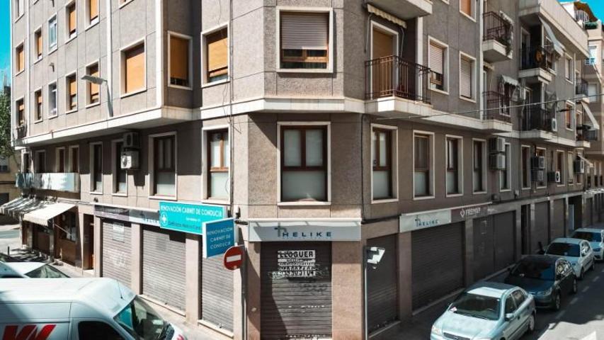 Local comercial en venta en Elche, Plaza Crevillente photo 0
