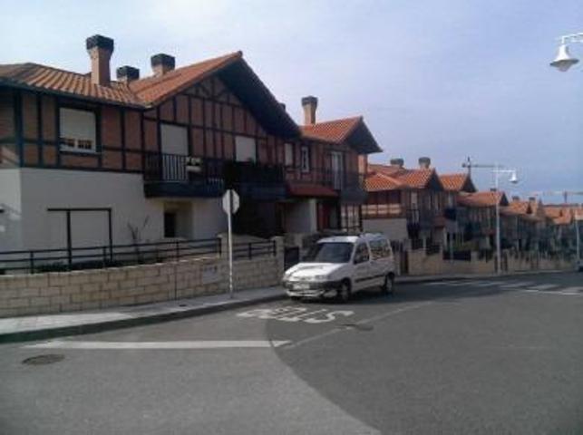Casa en venta en Castro Urdiales, Cotolino photo 0