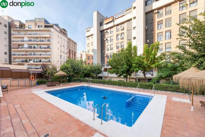Apartamento en venta en Granada, Parque almunia photo 0