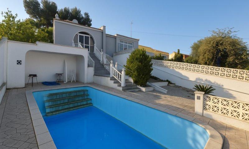Chalet en venta en Torrevieja photo 0