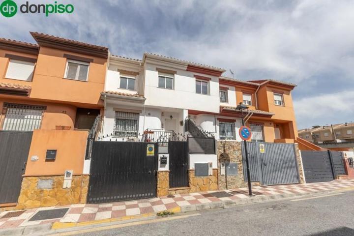 Casa en venta en Churriana de la Vega, Churiana de la vega photo 0