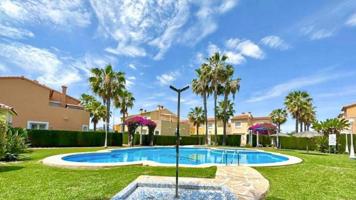 Bungalow en venta en Oliva, Oliva Nova photo 0