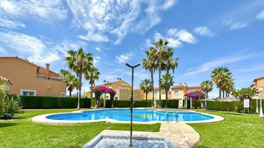 Bungalow en venta en Oliva, Oliva Nova photo 0