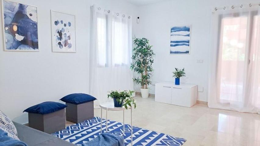 Apartamento en venta en Estepona, Costa del Sol photo 0