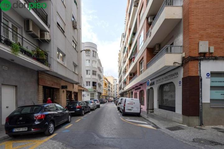Piso en venta en Granada, Centro photo 0
