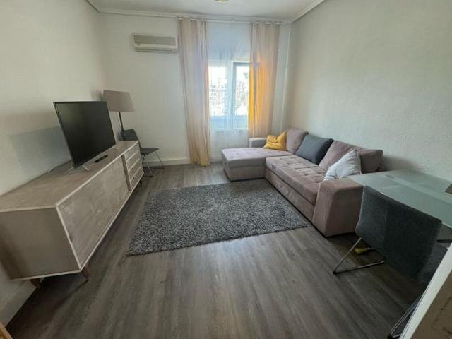 Piso en venta en Valencia, El Grau photo 0