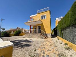 Chalet en venta en Guardamar del Segura, EL RASO photo 0