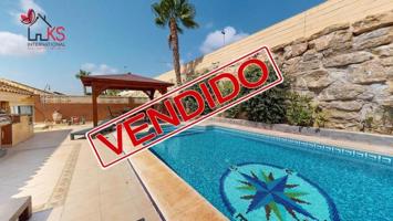 Chalet en venta en Mutxamel, Cotoveta photo 0
