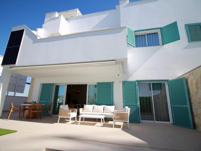 Bungalow en venta en Pilar de la Horadada photo 0