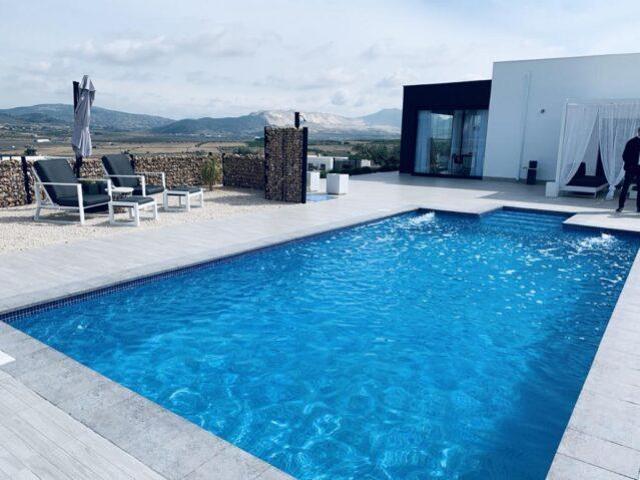 Chalet en venta en Hondon de las Nieves photo 0