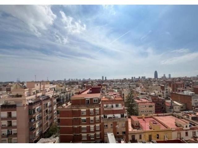 Piso en venta en Barcelona, El Camp de l'Arpa del Clot photo 0