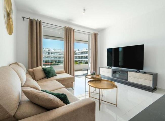 Apartamento en venta en Estepona, Estepona East - Bel Air photo 0