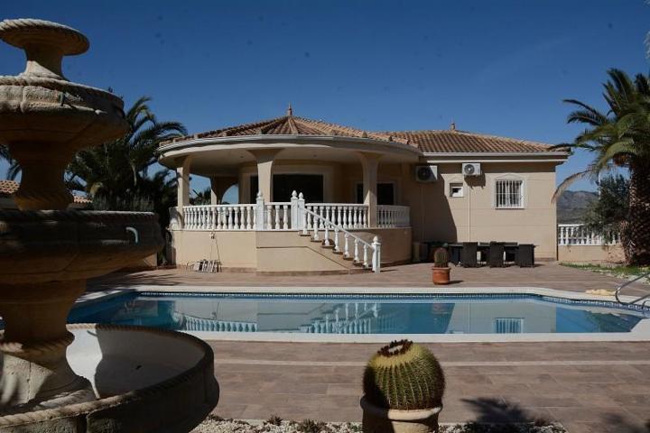 Chalet en venta en Hondon de las Nieves photo 0