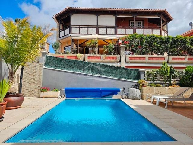 Chalet en venta en Adeje, El Galeón photo 0