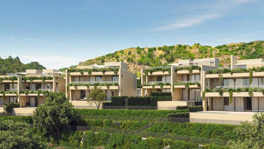 Duplex en venta en Marbella, Elviria, Marbella East photo 0