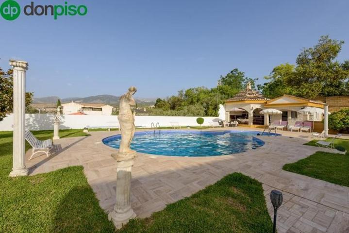 Chalet en venta en Ogíjares, Ogíjares photo 0