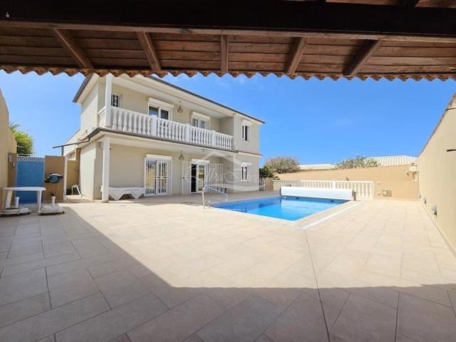 Chalet en venta en Callao Salvaje photo 0