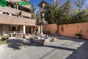 Piso en venta en Granada, Centro photo 0