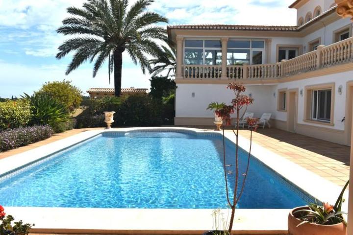 Chalet en venta en Denia, Dénia photo 0