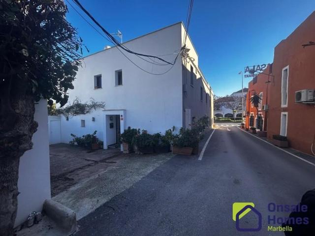 Local comercial en alquiler en Marbella, Costa del Sol Occidental-Área de Marbella photo 0