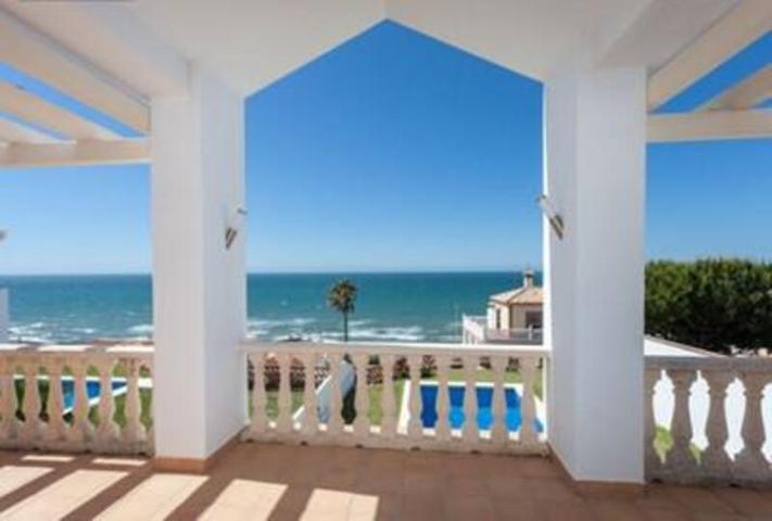 Chalet en alquiler en Mijas Costa photo 0