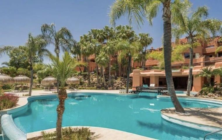 Duplex en alquiler en Marbella, Nueva Andalucia - La Alzambra photo 0