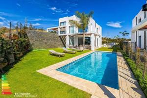 Chalet en alquiler en Marbella, Marbella Este - Cabopino photo 0