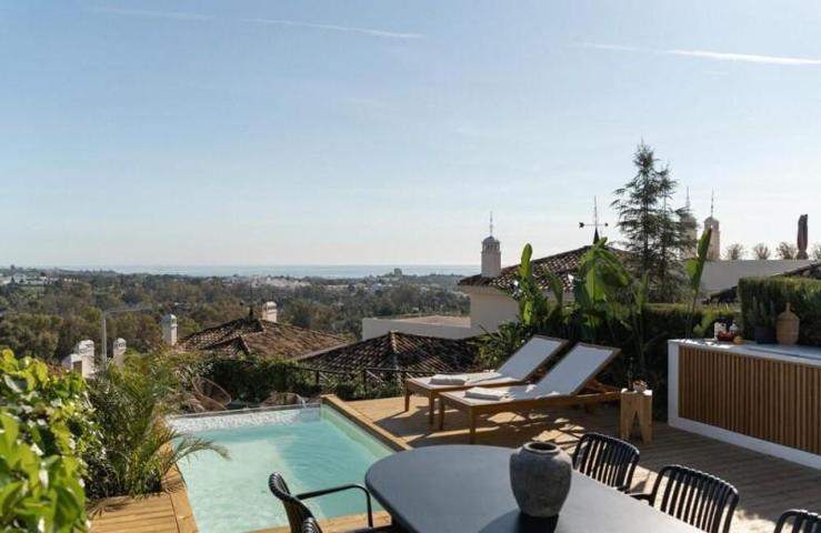 Apartamento en alquiler en Marbella, Nueva Andalucia - Palacetes Los Belvederes photo 0