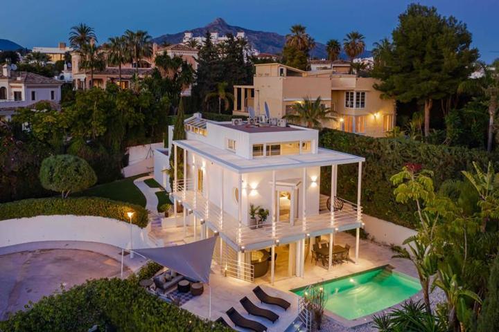 Chalet en alquiler en Marbella, Nueva Andalucia photo 0