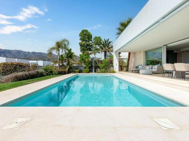 Chalet en alquiler en Marbella, Marbella Este - Rio Real photo 0