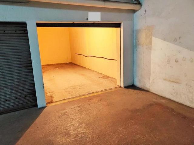 Garaje en venta en Olot, La Garrotxa photo 0