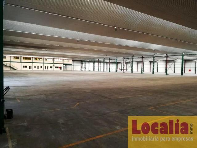 Nave industrial en alquiler en Reocín, Barrio Valles, 39590 photo 0