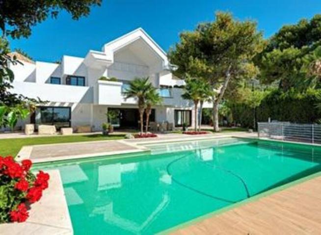 Chalet en alquiler en Marbella, Marbella Golden Mile - Sierra Blanca photo 0
