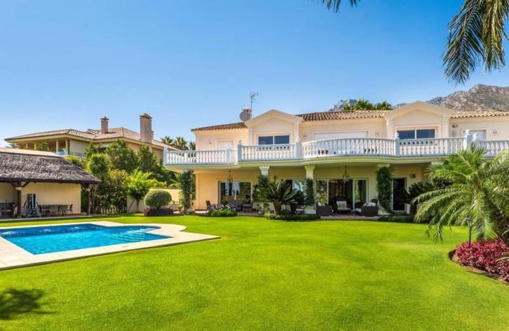 Chalet en alquiler en Marbella, Marbella Golden Mile - Sierra Blanca photo 0