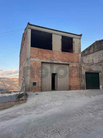 Adosada en venta en Iznájar, La Subbética photo 0