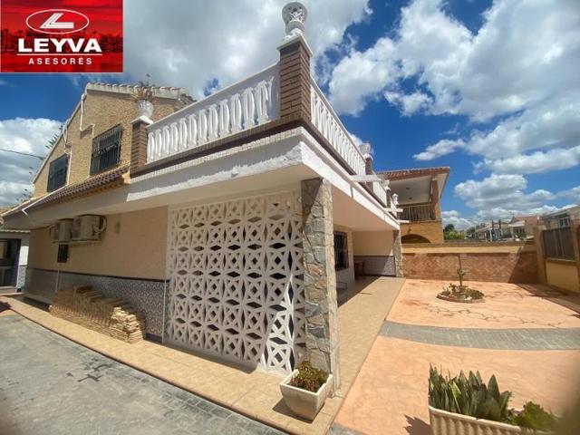 Chalet en venta en Puerto de Mazarrón, Bahía photo 0