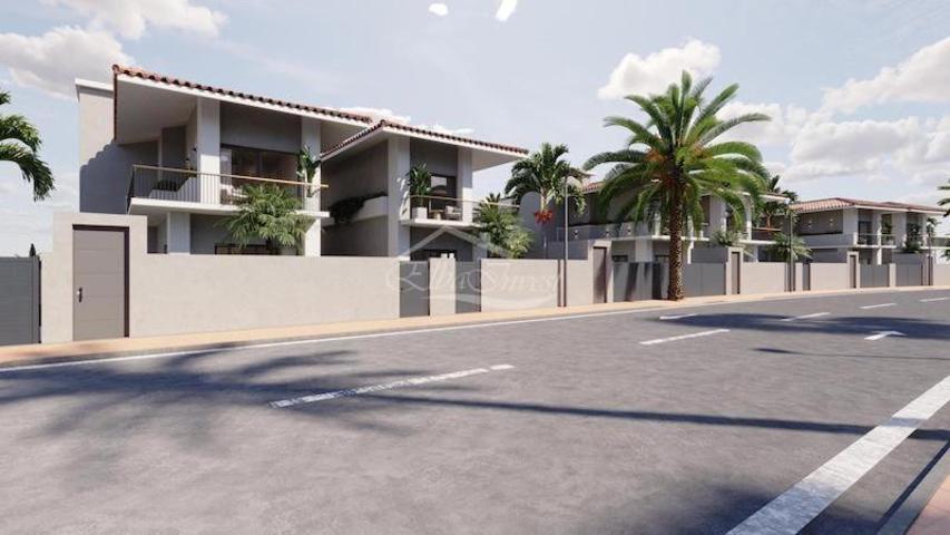 Piso en venta en Arona photo 0